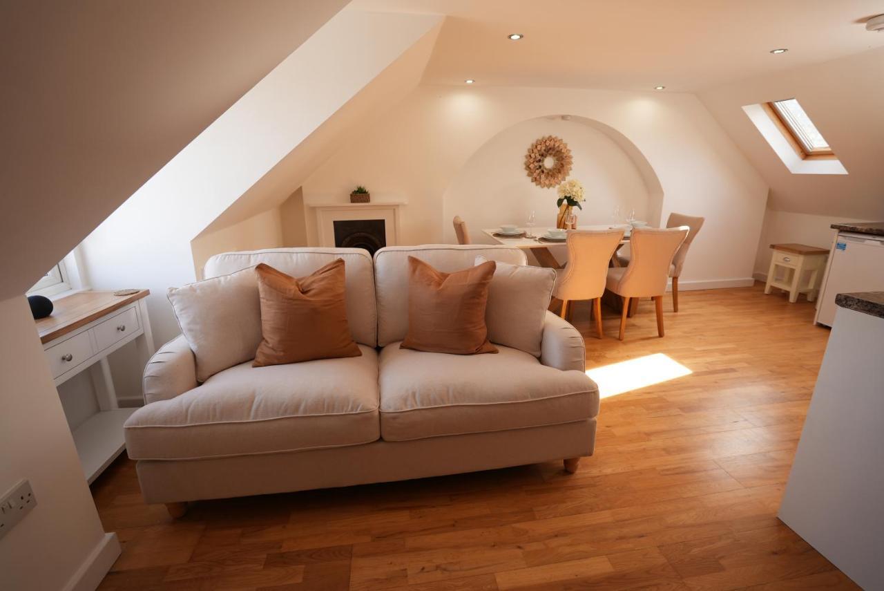 The Loft - King Bed, Central, Entire Apartment CBG エクステリア 写真