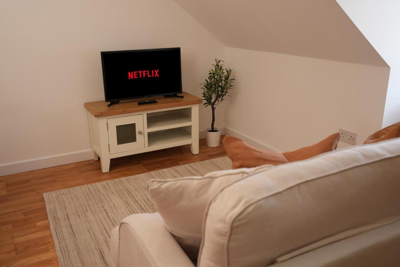 The Loft - King Bed, Central, Entire Apartment CBG エクステリア 写真